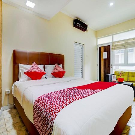 Oyo 90140 Nginep Yuuk Guest House Cirebon Buitenkant foto